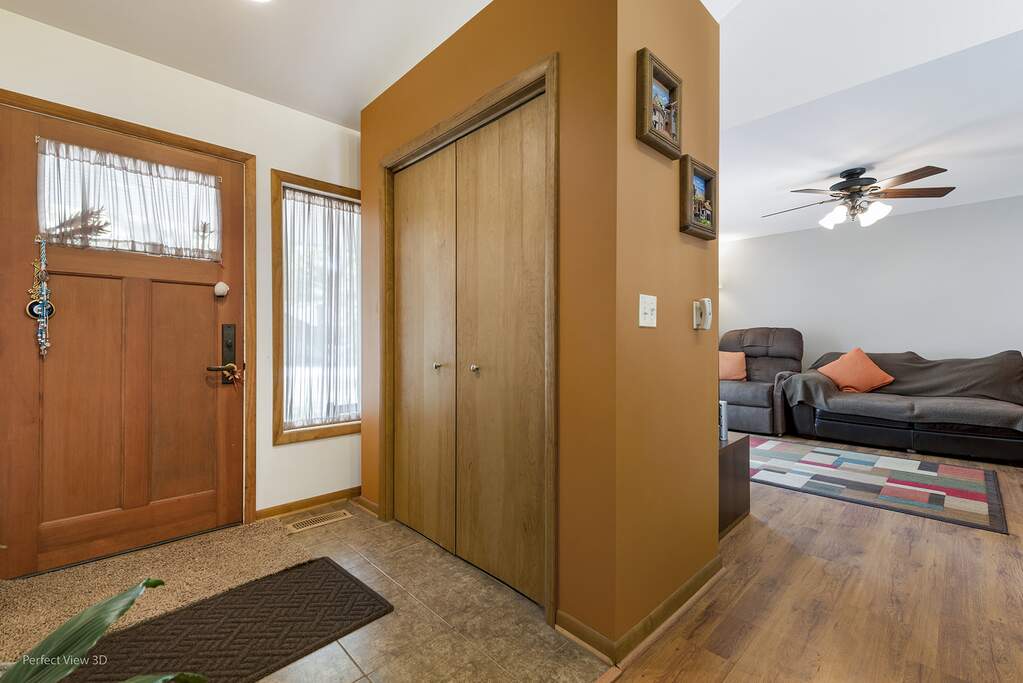 1704 Hawthorne Lane, Mchenry, IL 60050 MLS 11801031 properties