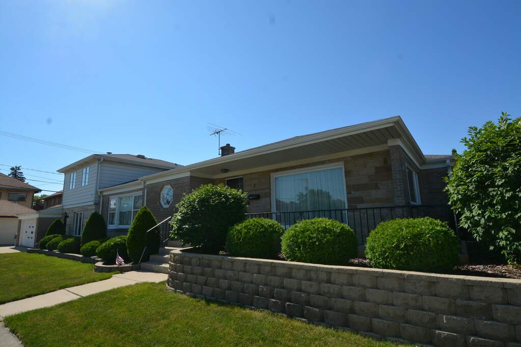 819 N 17th Avenue, Melrose Park, IL 60160 MLS 11801342 properties