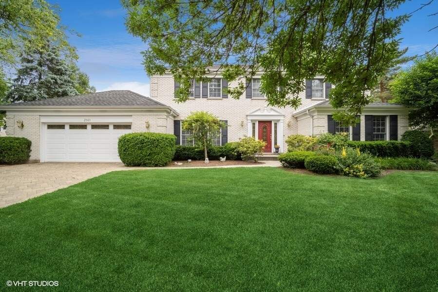 2161 N Charter Point Drive, Arlington Heights, IL 60004 MLS 11801723