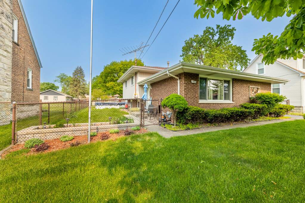 10908 S Natchez Avenue, Worth, IL 60482 MLS 11802829 properties