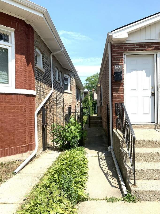 6751 S Saint Lawrence Avenue, Chicago, IL 60637 MLS 11805657