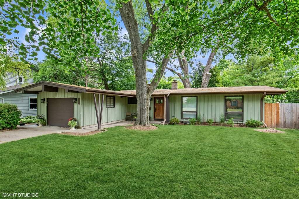 945 Holmes Avenue, Deerfield, IL 60015 MLS 11807622 properties