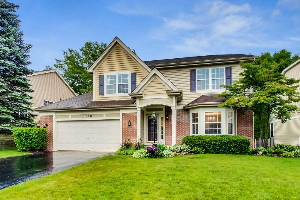 1058 Village Lane, Gurnee, IL 60031 MLS 11809364 properties