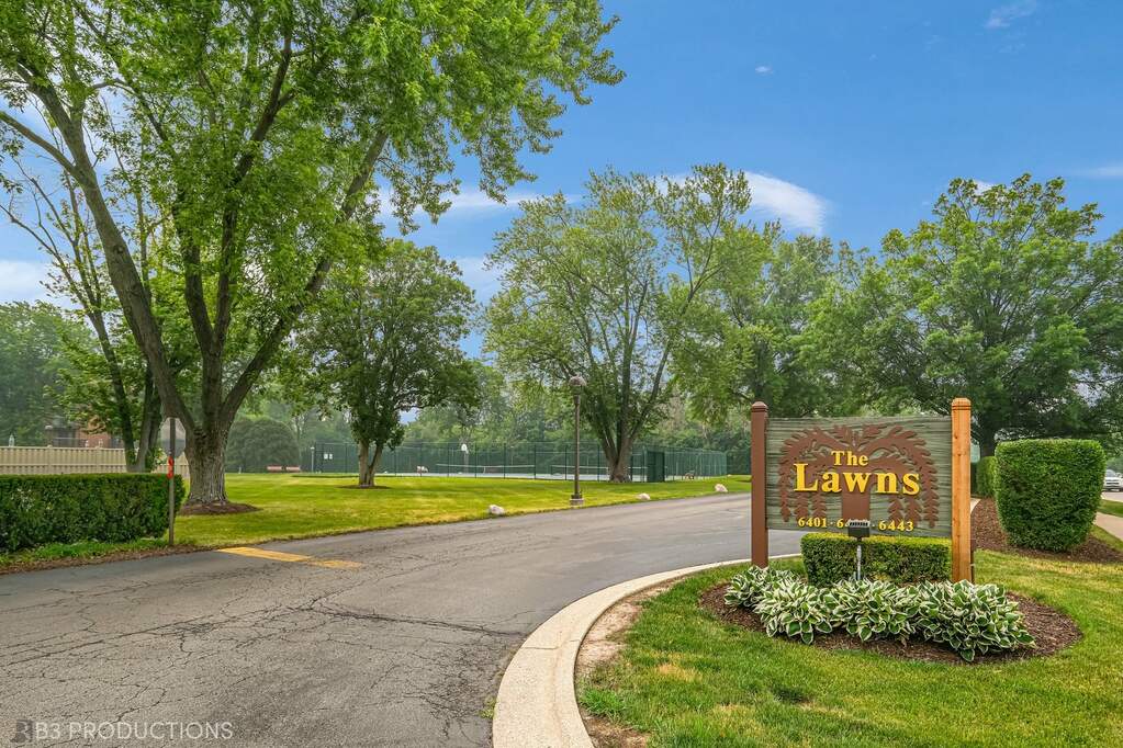 6401 Clarendon Hills Road 300, Willowbrook, IL 60527 MLS 11809925