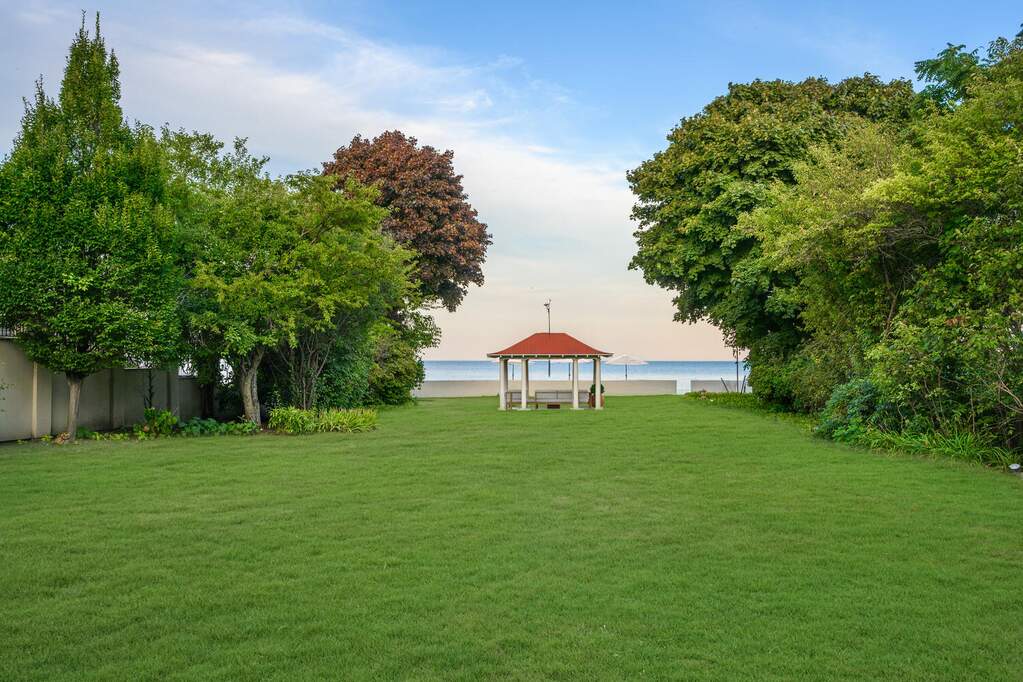 919 Edgemere Court, Evanston, IL 60202 MLS 11810994 properties