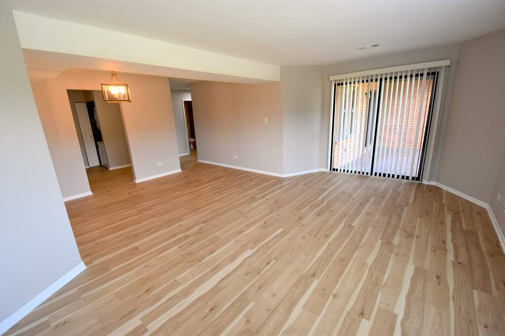 6401 Clarendon Hills Road 314, Willowbrook, IL 60527 MLS 11811174