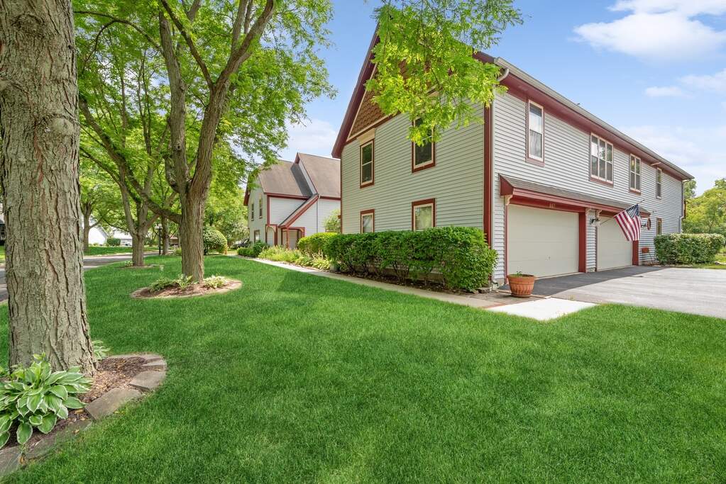 887 Victoria Drive 887, Woodstock, IL 60098 MLS 11811735