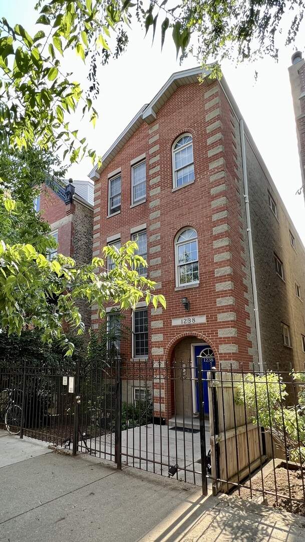 1238 N Cleaver Street G, Chicago, IL 60642 MLS 11812805 properties Chicagoland