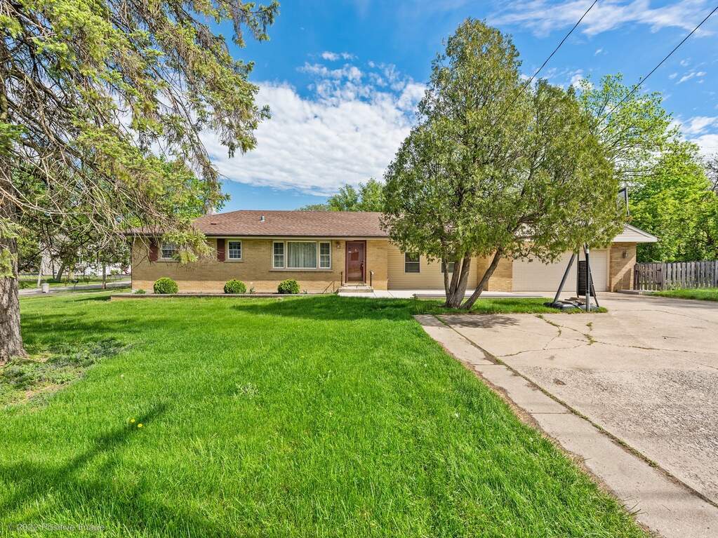 4641 Roslyn Road, Downers Grove, IL 60515 MLS 11813306 properties