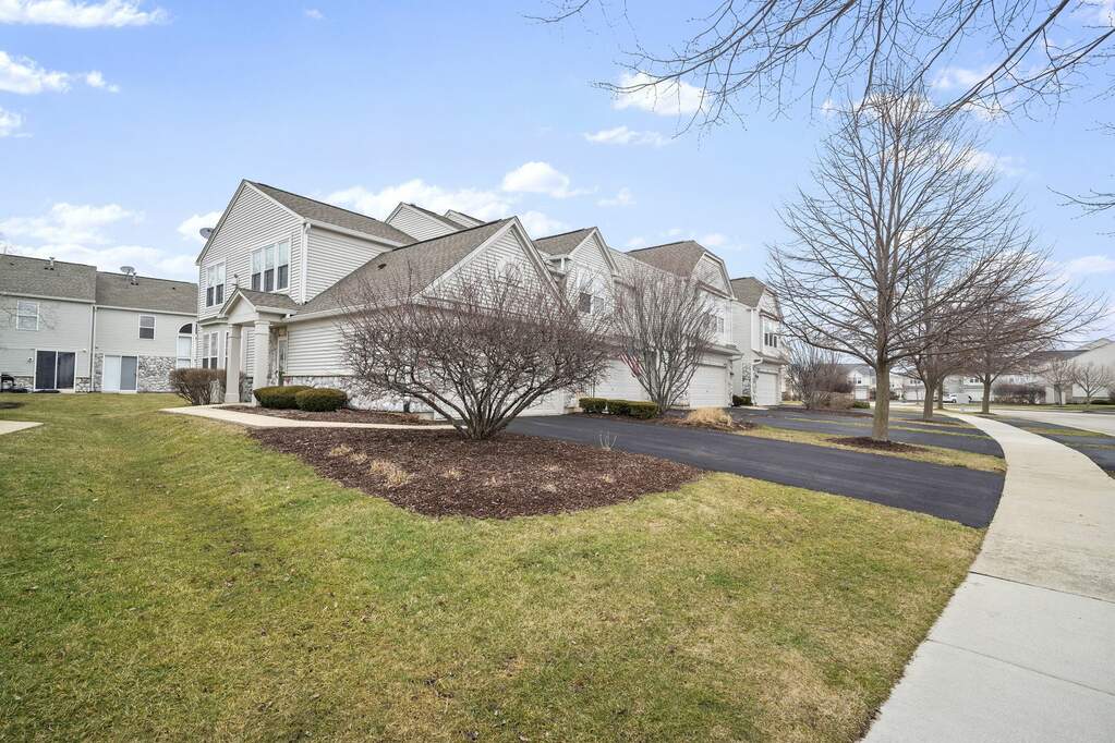 24928 Franklin Lane, Plainfield, IL 60585 MLS 11813941 properties