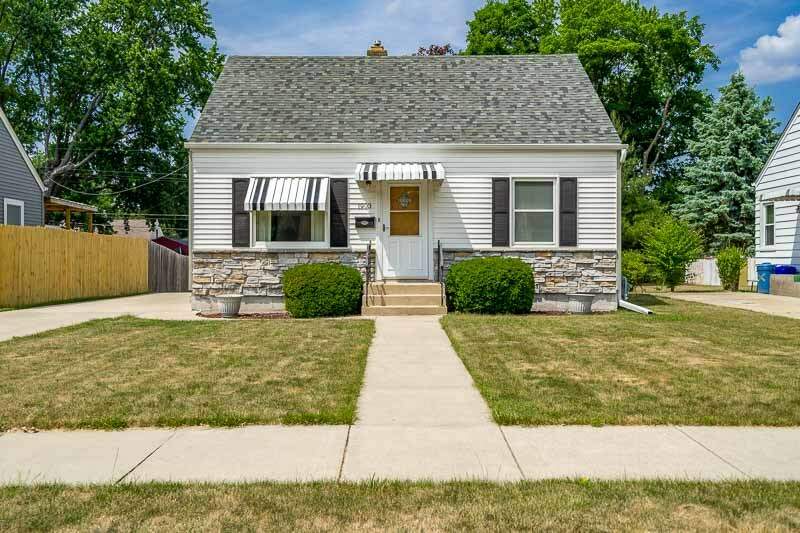 1903 Dresden Avenue, Rockford, IL 61103 MLS 11815534 properties