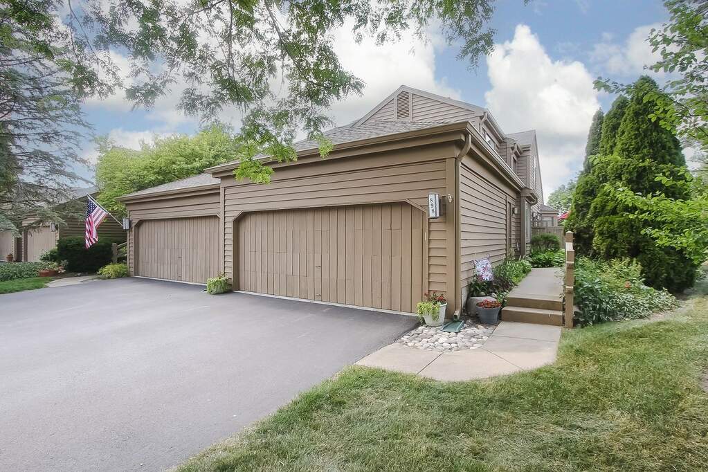 898 Longmeadow Court 1011, Lake Barrington, IL 60010 MLS 11816035