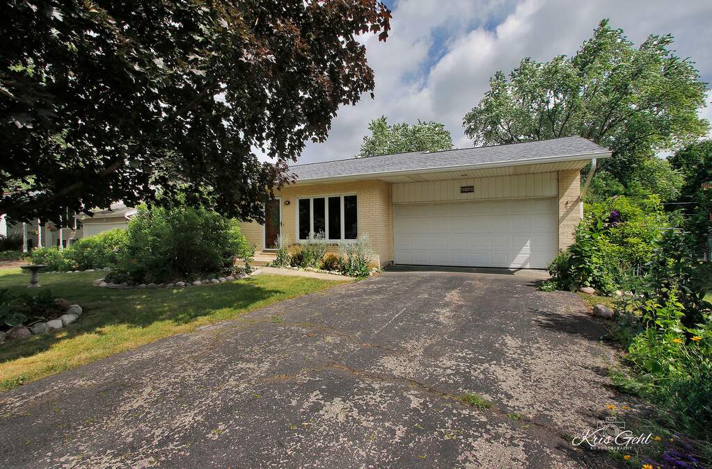 3210 W Kinley Boulevard, Mchenry, IL 60050 MLS 11816733