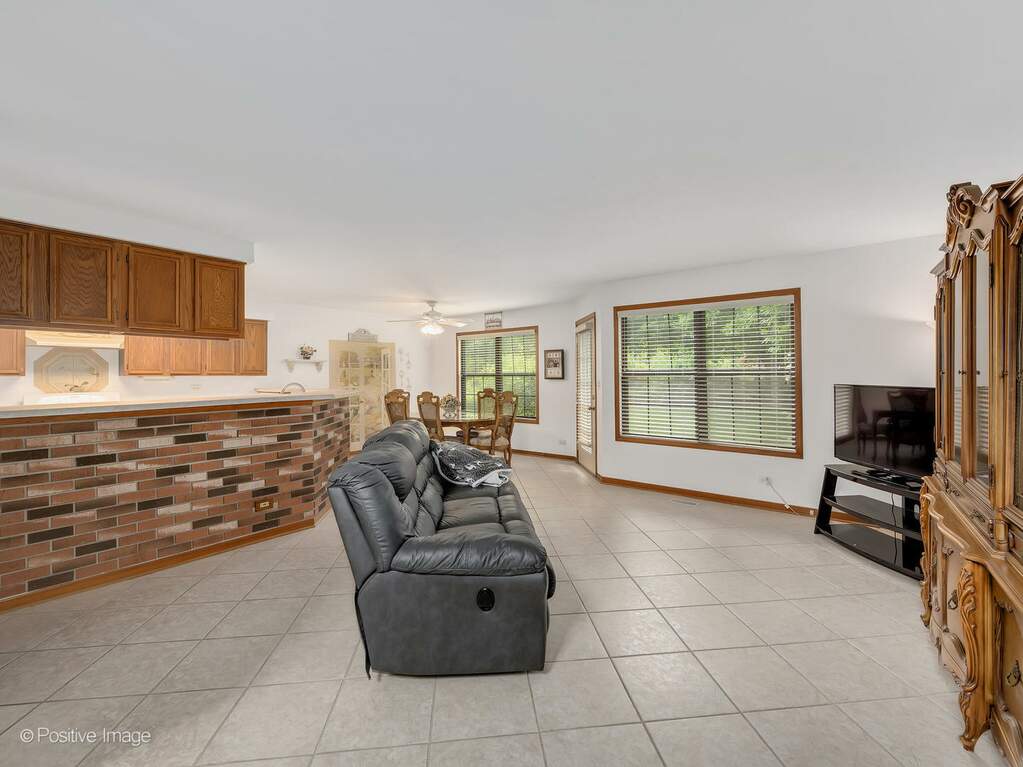 169 Benton Lane, Bloomingdale, IL 60108 MLS 11817174 properties