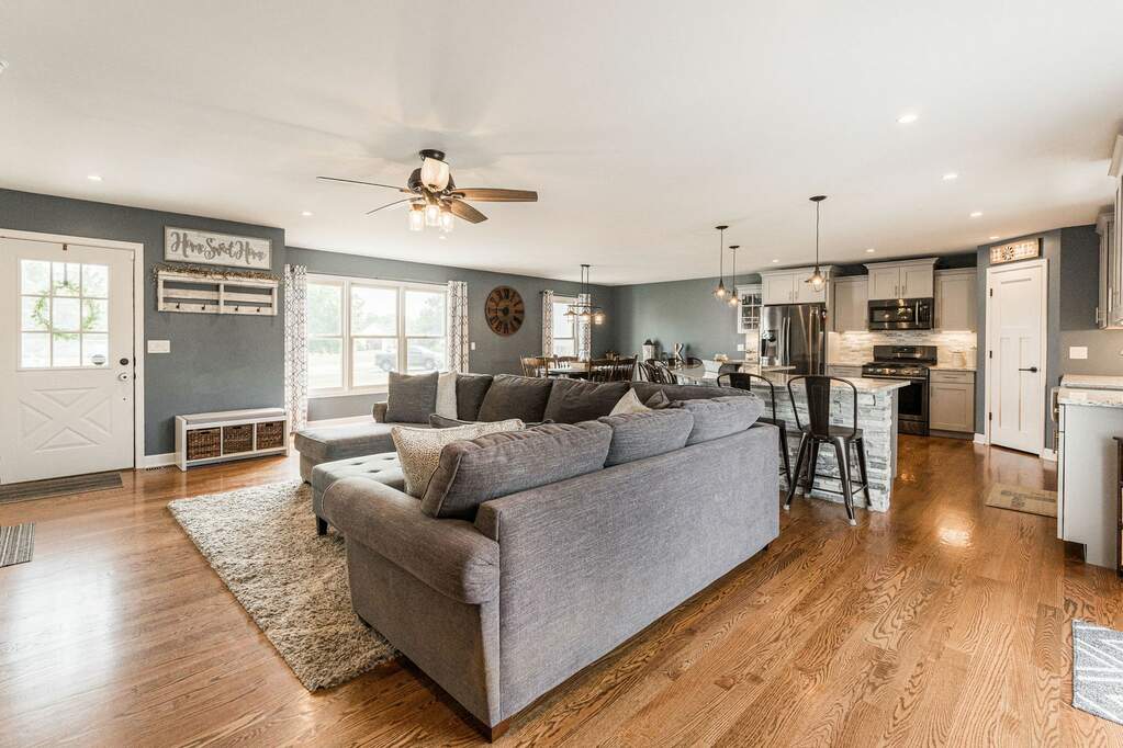 842 Buttonwood Court, Marengo, IL 60152 MLS 11817850 properties