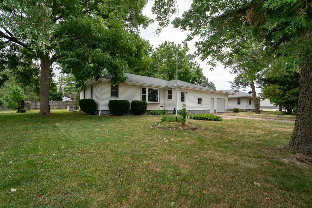 104 N 2nd Street, Mclean, IL 61754 MLS 11817864 properties