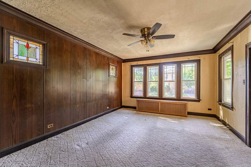 9947 S Emerald Avenue, Chicago, IL 60628 MLS 11818380 properties