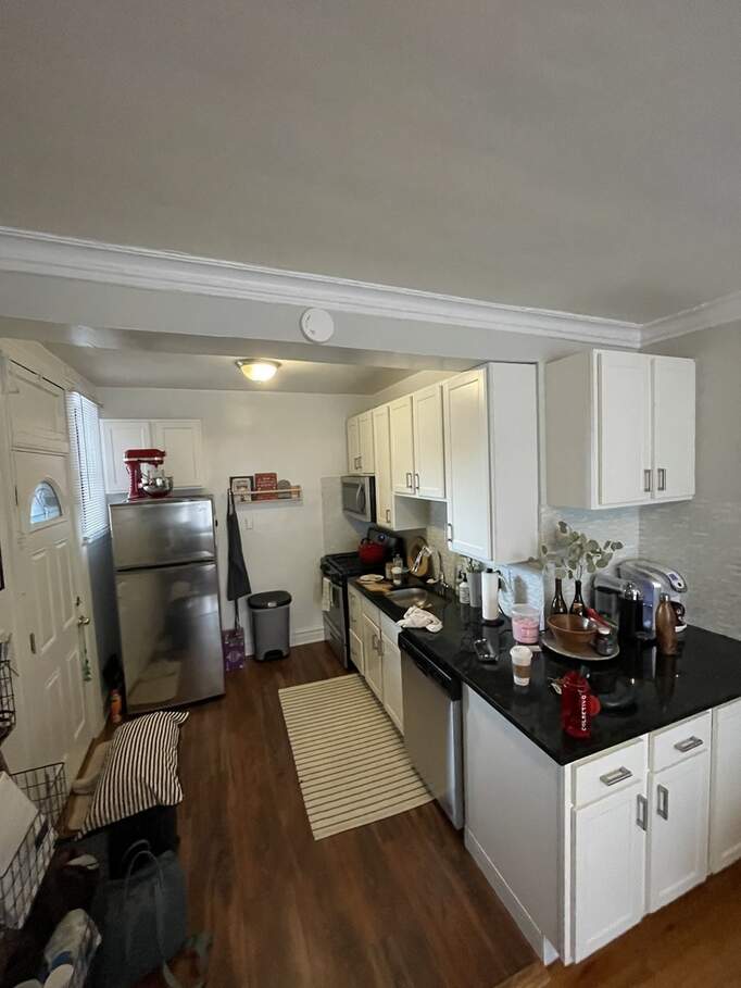 631 W Roscoe Street C2, Chicago, IL 60657 MLS 11823637