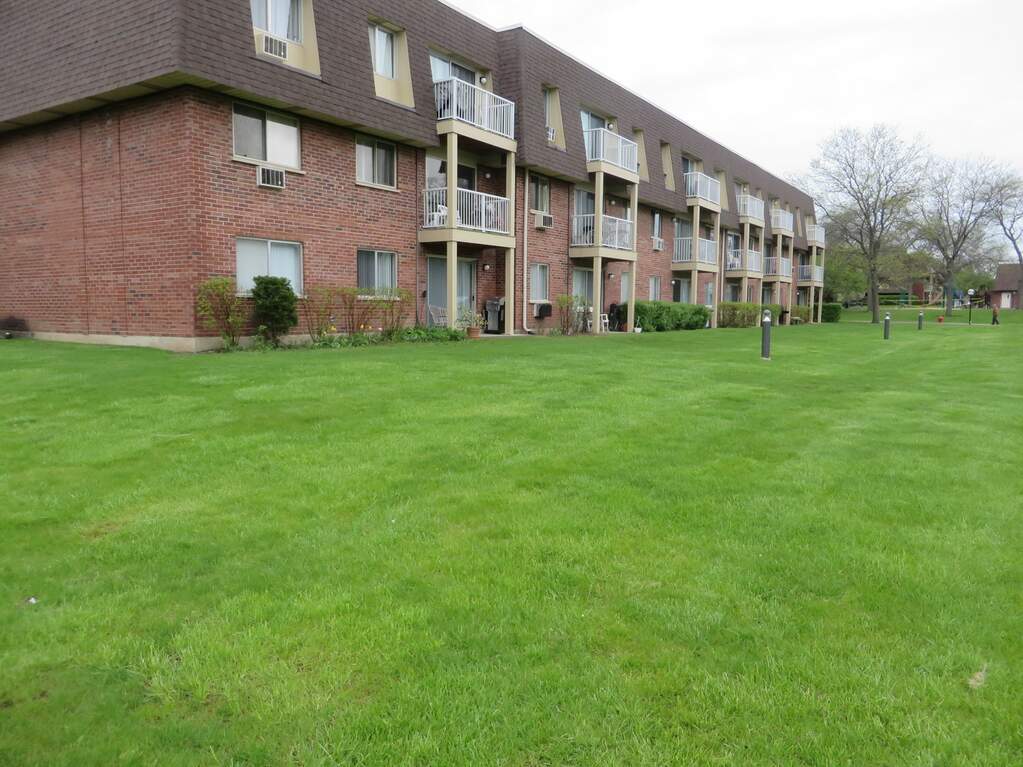 4 Villa Verde Drive 109, Buffalo Grove, IL 60089 MLS 11824450