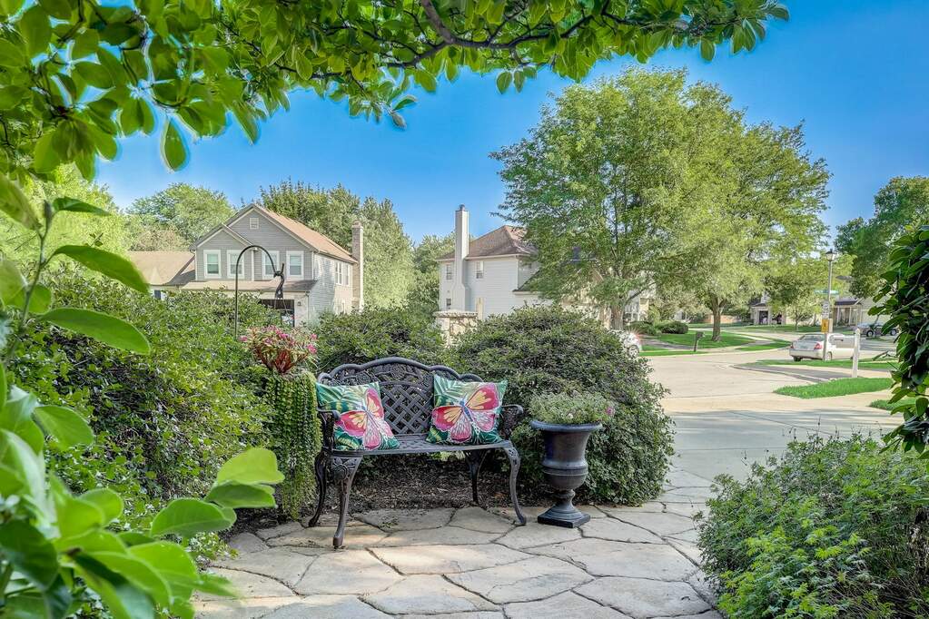 0N715 Courtney Lane, Winfield, IL 60190 MLS 11824718 properties