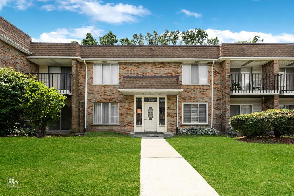 822 Sandra Drive 2F, University Park, IL 60484 MLS 11828696