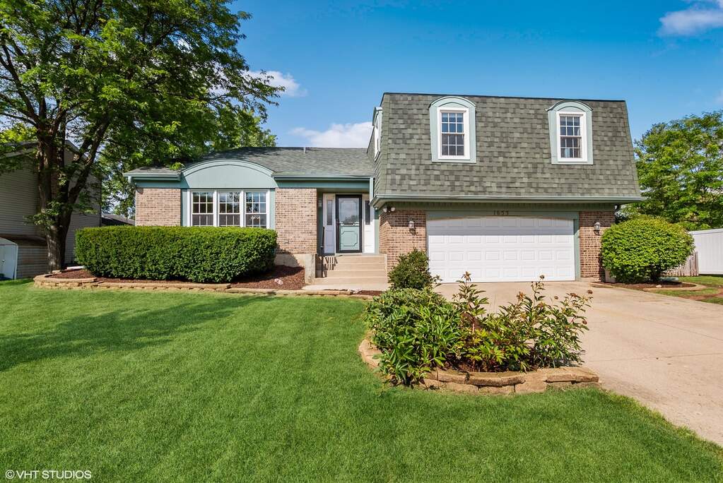 1653 Scottdale Circle, Wheaton, IL 60189 MLS 11831471 properties
