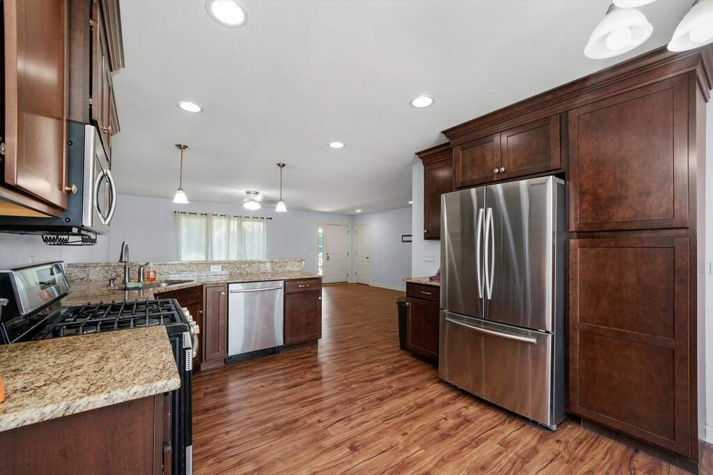 4746 W Orchard View Court, Alsip, IL 60803 MLS 11833504 properties Chicagoland