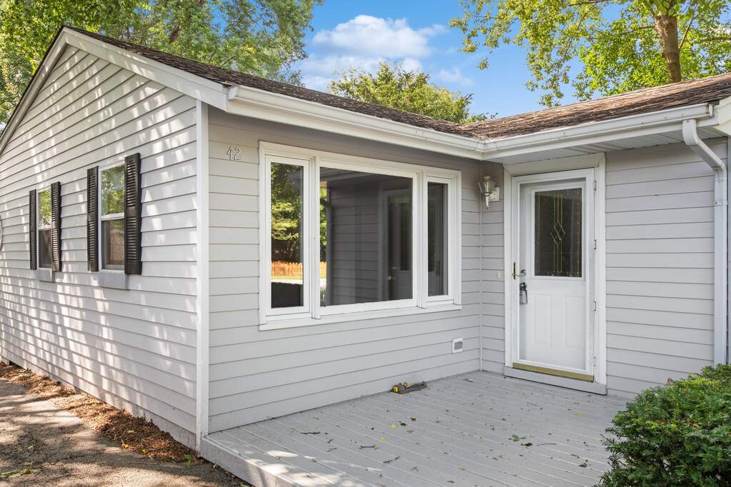 42 Burr Oak Drive, Crystal Lake, IL 60014 MLS 11833667 properties