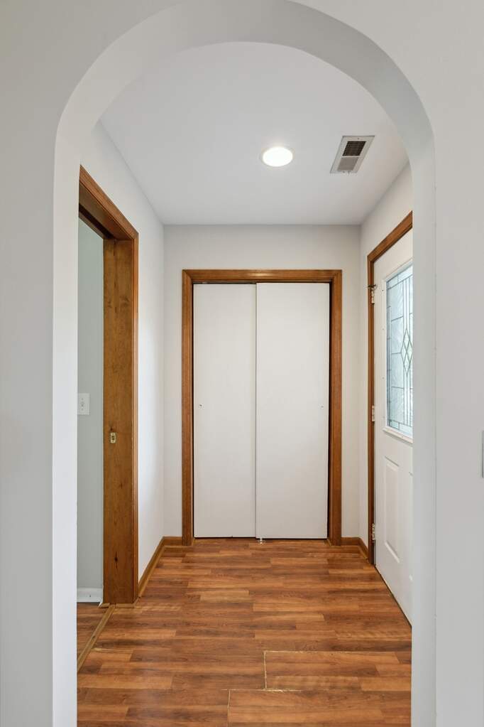 42 Burr Oak Drive, Crystal Lake, IL 60014 MLS 11833667 properties