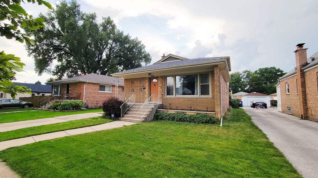 8828 S Mozart Avenue, Evergreen Park, IL 60805 MLS 11841864