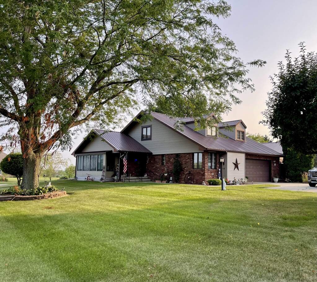 816 Cambridge Court, Paxton, IL 60957 MLS 11842003 properties