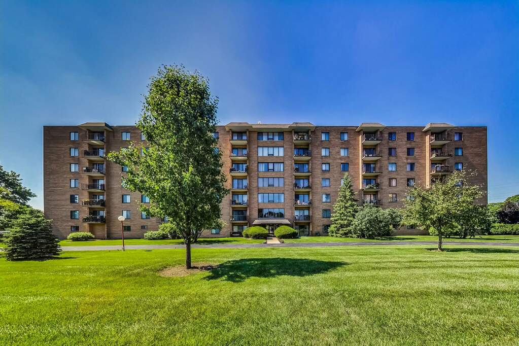 1747 W Crystal Lane 101, Mount Prospect, IL 60056 MLS 11845031