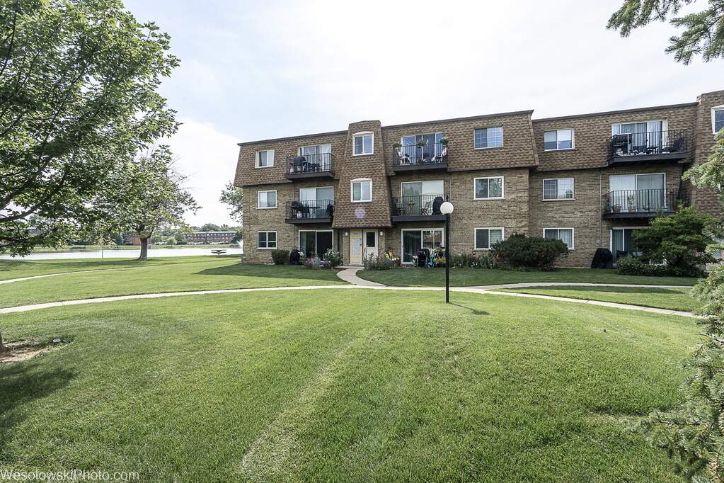 9441 Bay Colony Drive 3S, Des Plaines, IL 60016 MLS 11848803