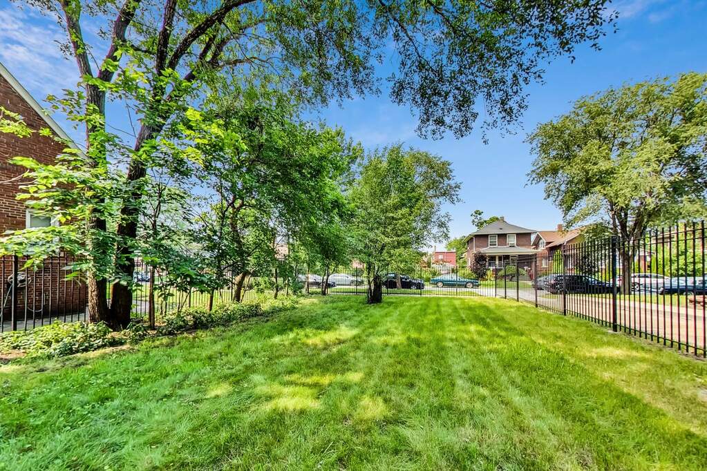 7329 S Oglesby Avenue, Chicago, IL 60649 MLS 11850005 properties