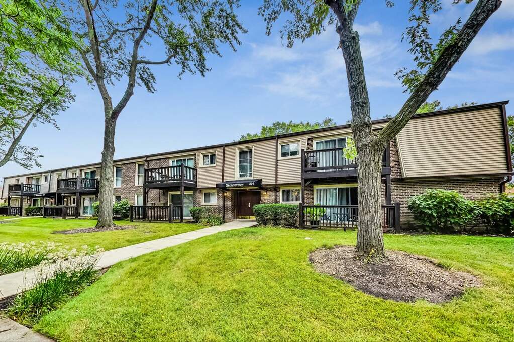 304 N Carter Street 102, Palatine, IL 60067 MLS 11860034 properties Chicagoland