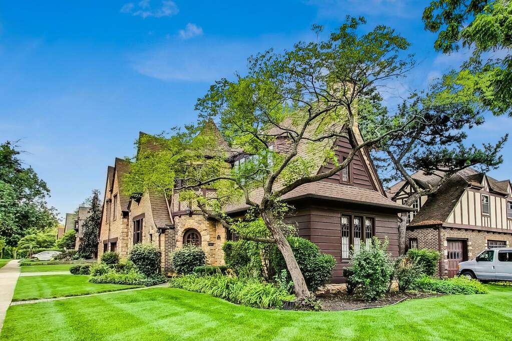 204 W St. Charles Road, Elmhurst, IL 60126 MLS 11861506