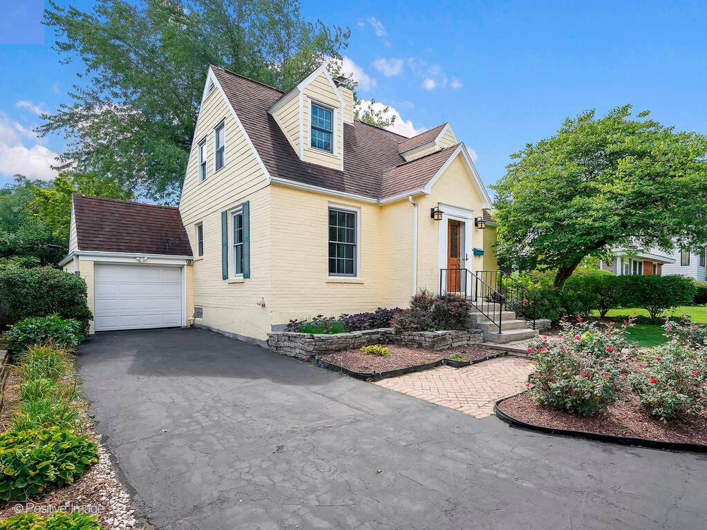 135 Chicago Avenue, Clarendon Hills, IL 60514 MLS 11863994