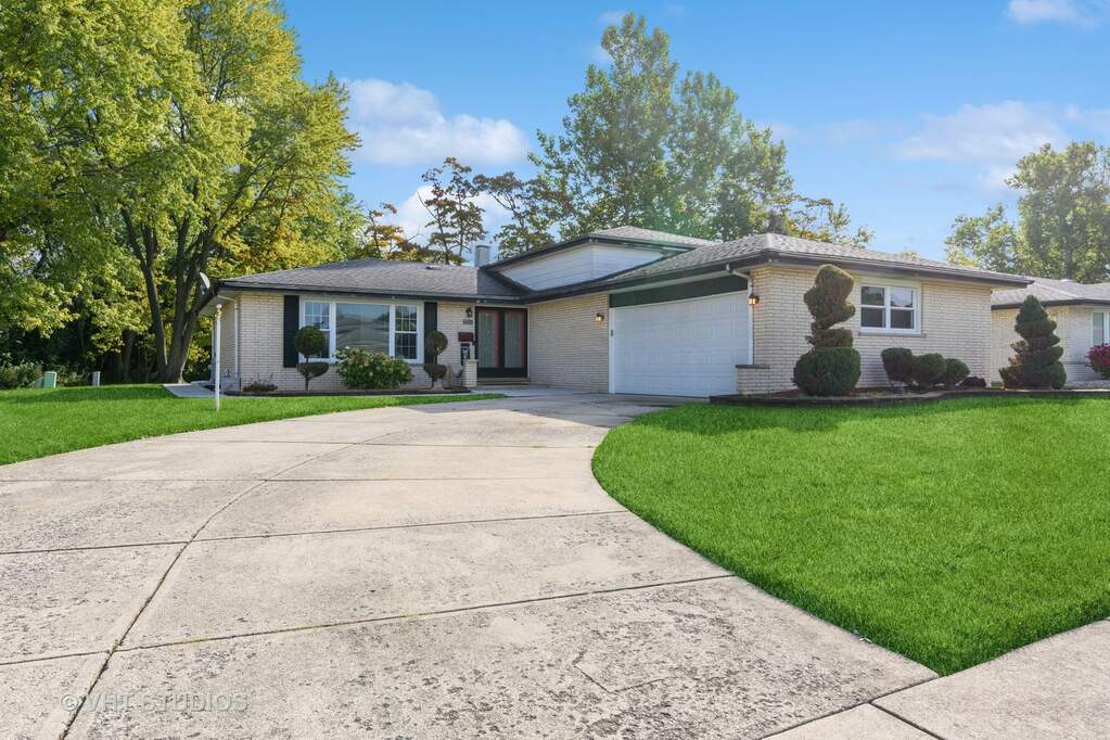 17211 Thornwood Drive, South Holland, IL 60473 MLS 11866967