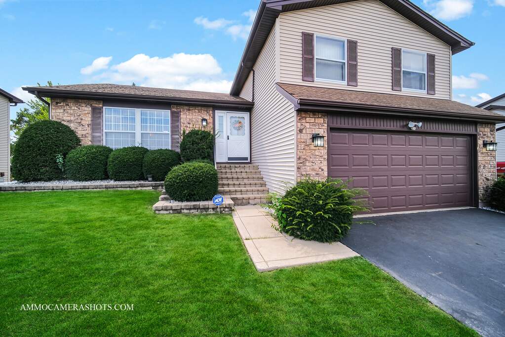 633 Hiawatha Drive, Carol Stream, IL 60188 MLS 11879505