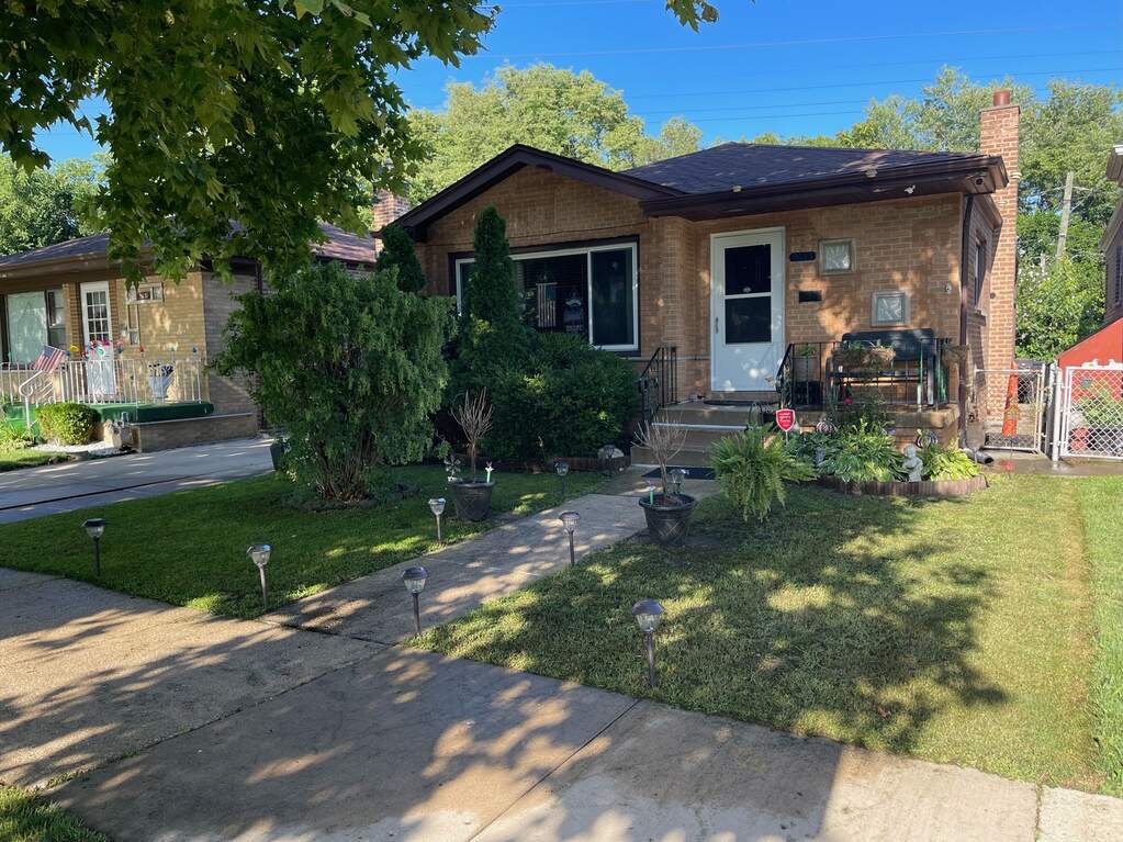 9633 S Avenue J Avenue, Chicago, IL 60617 MLS 11892889 properties