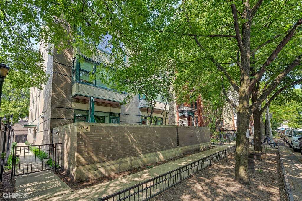 918 W Fletcher Street C, Chicago, IL 60657 MLS 11897431