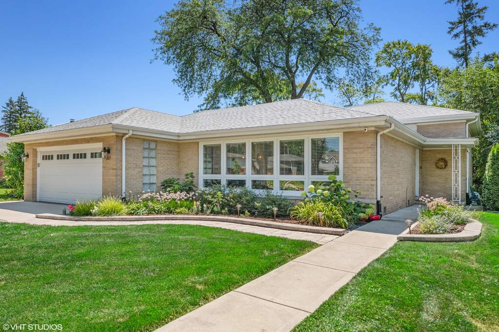 2113 Irwin Avenue, Park Ridge, IL 60068 MLS 11897860 properties Chicagoland