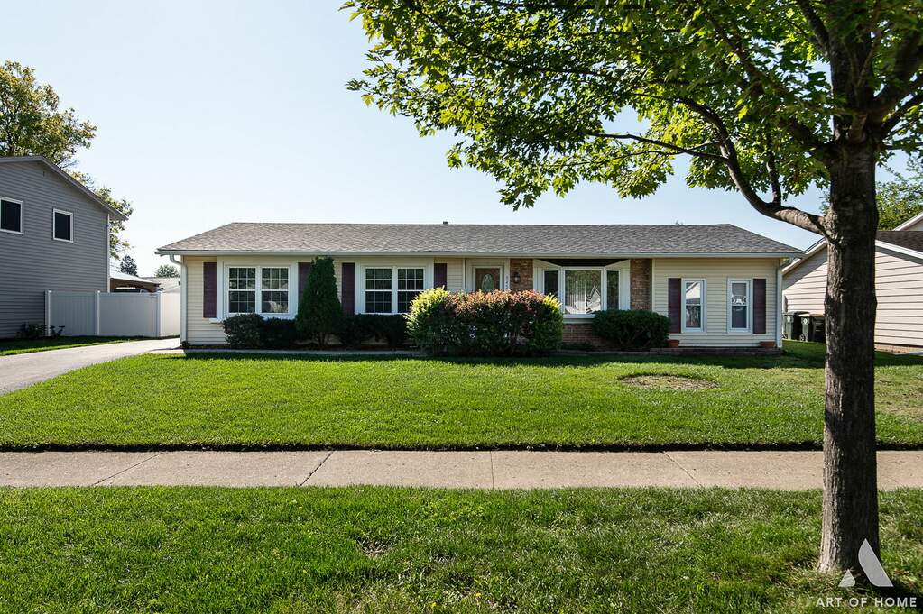 545 Lowestoft Lane, Elk Grove Village, IL 60007 MLS 11899735