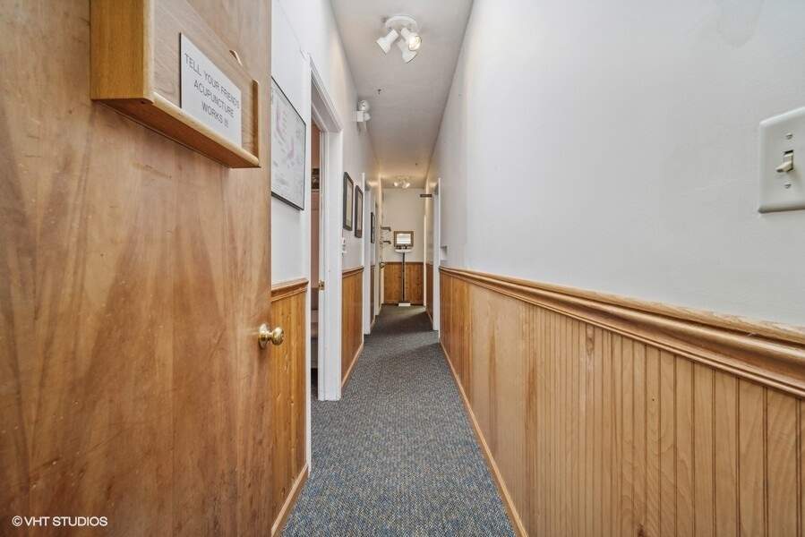 2040 Oakton Street, Park Ridge, IL 60068 MLS 11902064 properties