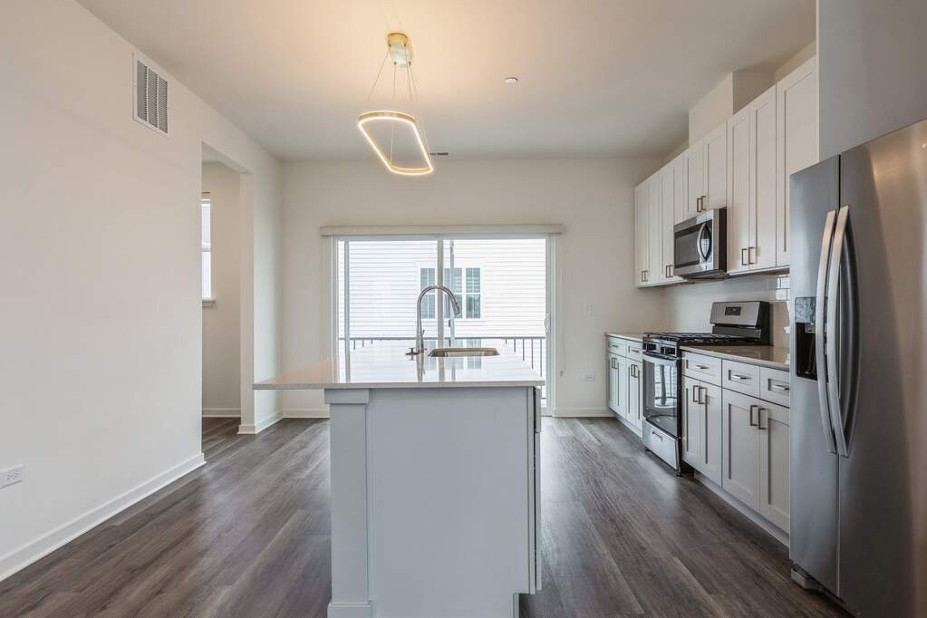 101 E Crystal Lake Avenue D, Crystal Lake, IL 60014 MLS 11906347