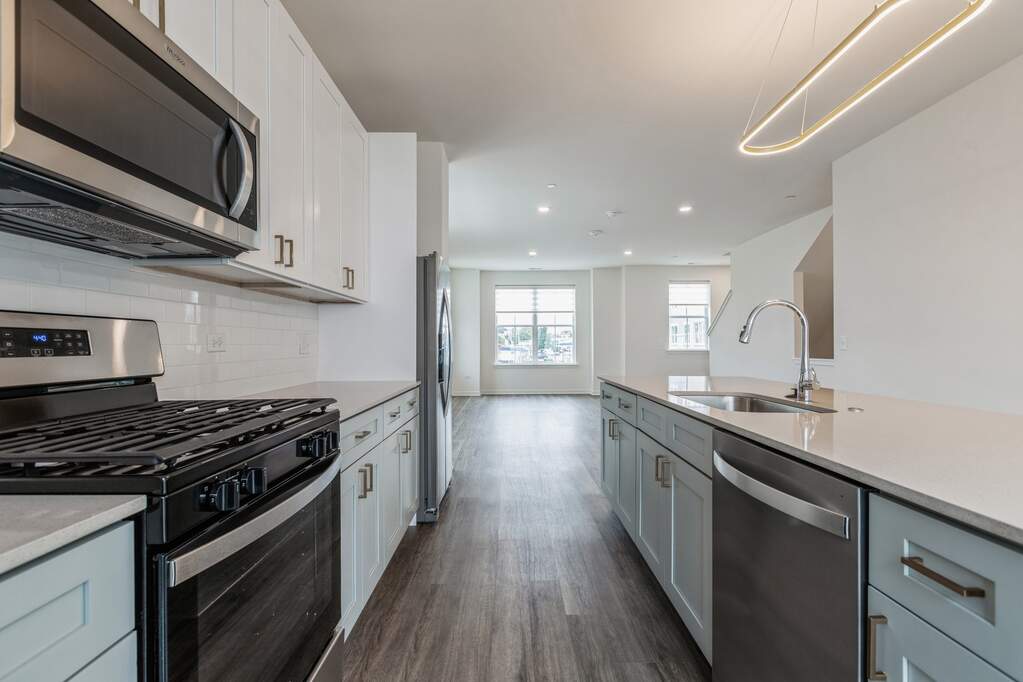 101 E Crystal Lake Avenue D, Crystal Lake, IL 60014 MLS 11906347