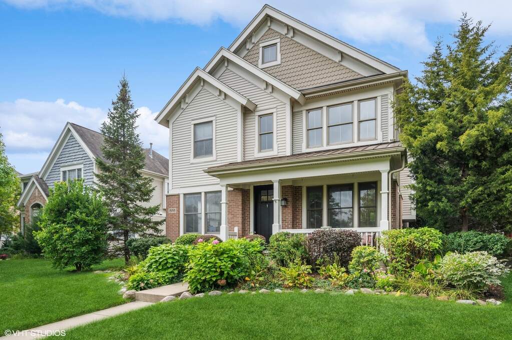 1558 Fielding Drive, Glenview, IL 60026 MLS 11911432 properties