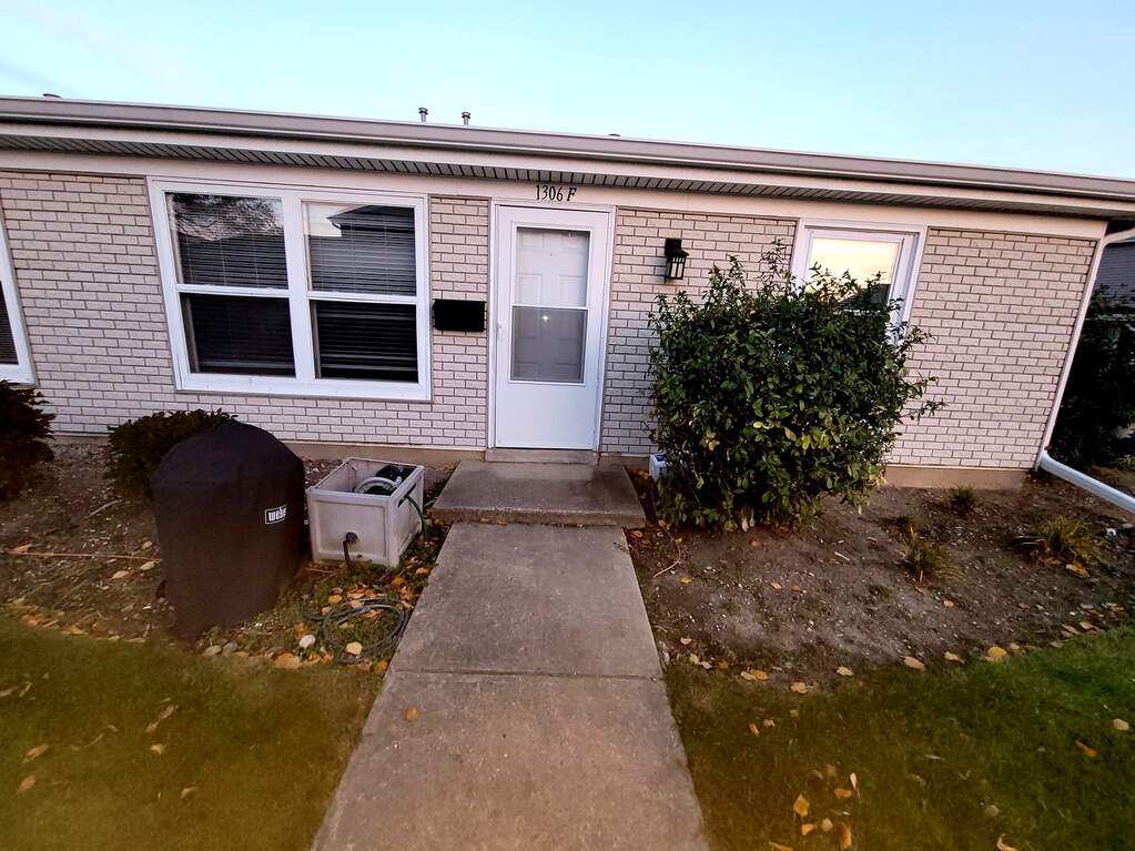 1306 Kingsbury Drive F, Hanover Park, IL 60133 MLS 11914164 properties Chicagoland