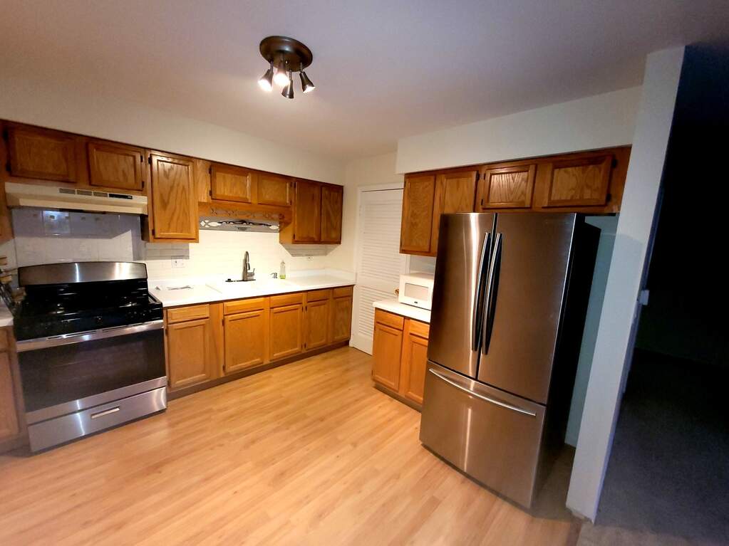 1306 Kingsbury Drive F, Hanover Park, IL 60133 MLS 11914164