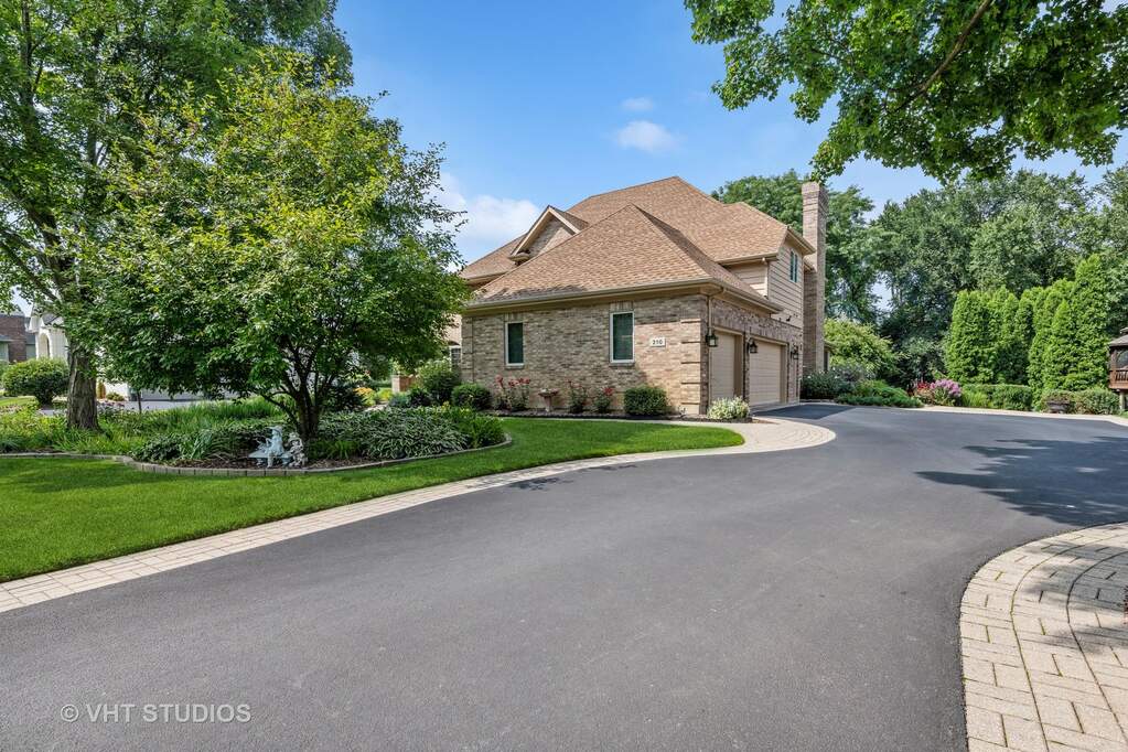 210 Carriage Trail, Barrington, IL 60010 MLS 11921521 properties